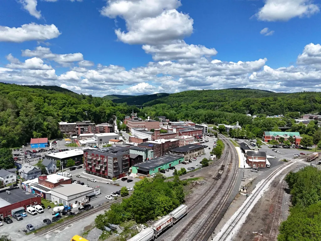 32 South Main Street Lebanon NH 03784