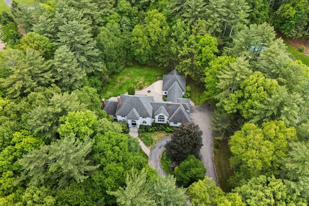 3 Oak Lane Stratham NH 03885