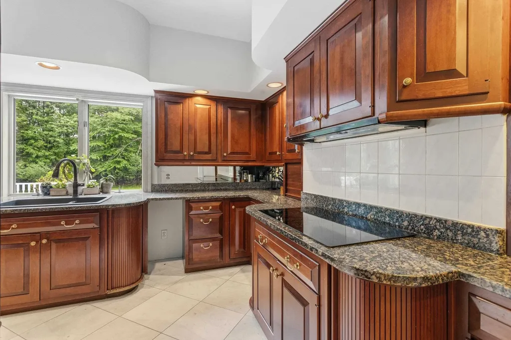 3 Oak Lane Stratham NH 03885