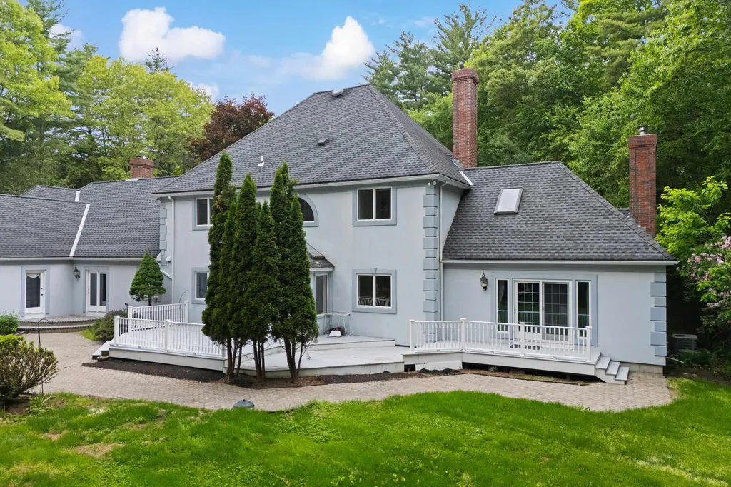 3 Oak Lane Stratham NH 03885