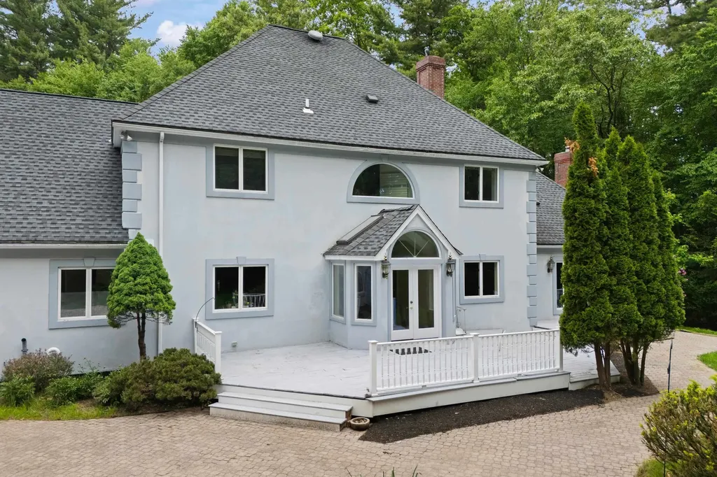 3 Oak Lane Stratham NH 03885