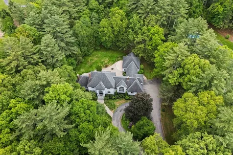 3 Oak Lane Stratham NH 03885