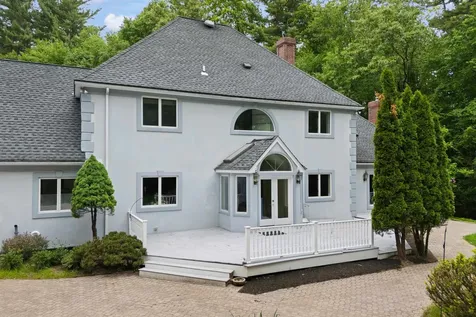3 Oak Lane Stratham NH 03885