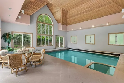 3 Oak Lane Stratham NH 03885