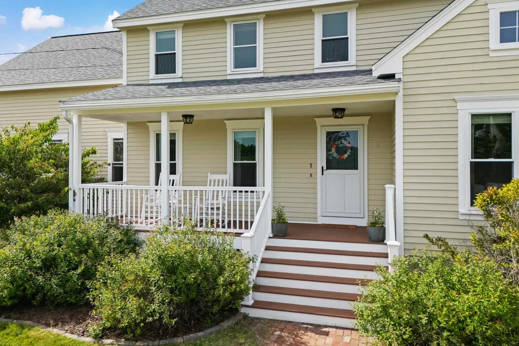 1 Bartlett Road Stratham NH 03885