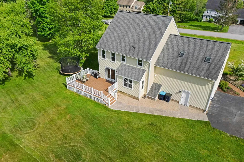1 Bartlett Road Stratham NH 03885