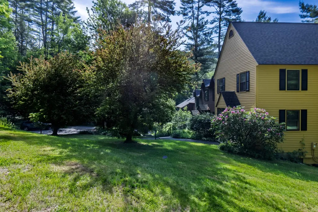 826 Hard Road Hartford VT 05059