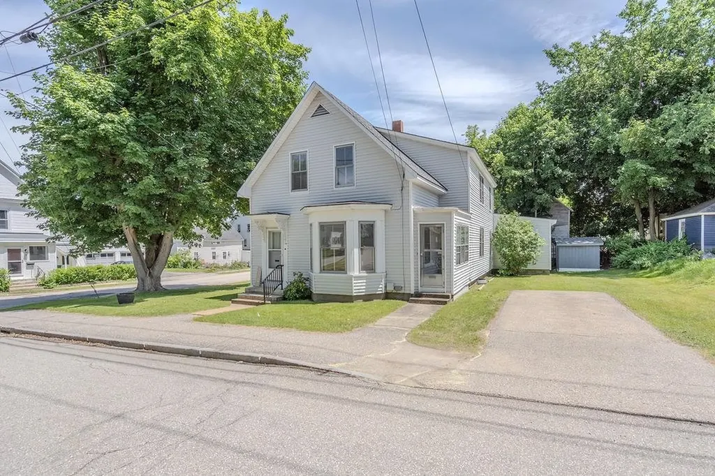 54 Maple Street Rochester NH 03867