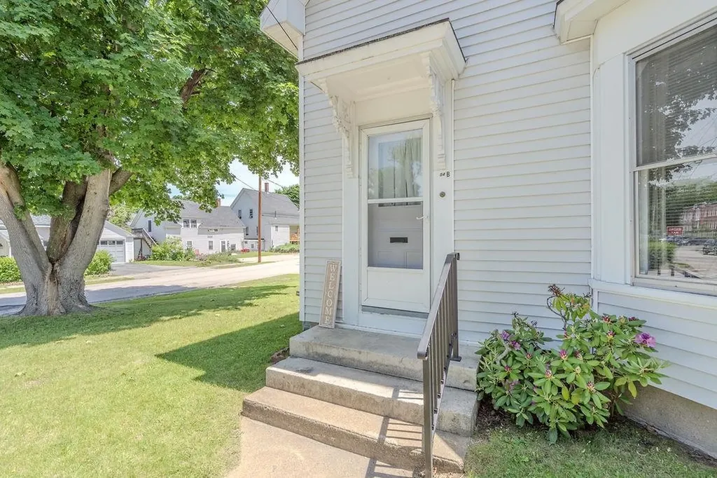 54 Maple Street Rochester NH 03867