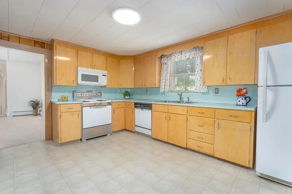 54 Maple Street Rochester NH 03867