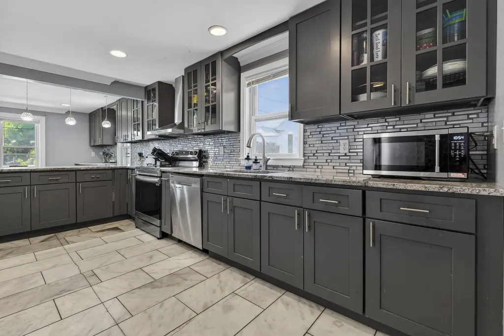 24 Blanchard Street Nashua NH 03060