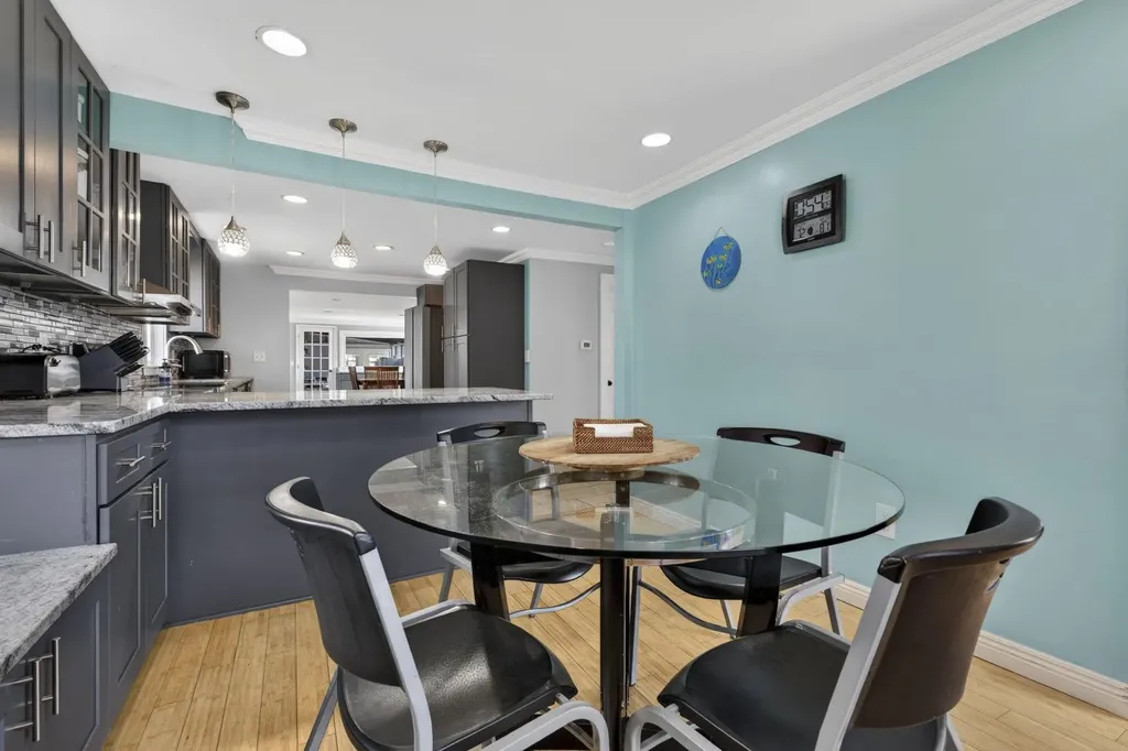 24 Blanchard Street Nashua NH 03060