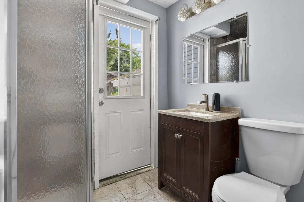 24 Blanchard Street Nashua NH 03060
