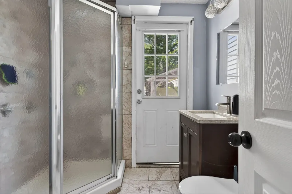 24 Blanchard Street Nashua NH 03060