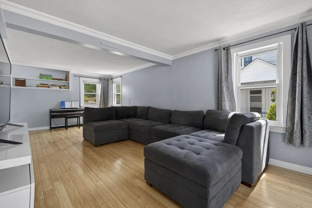 24 Blanchard Street Nashua NH 03060