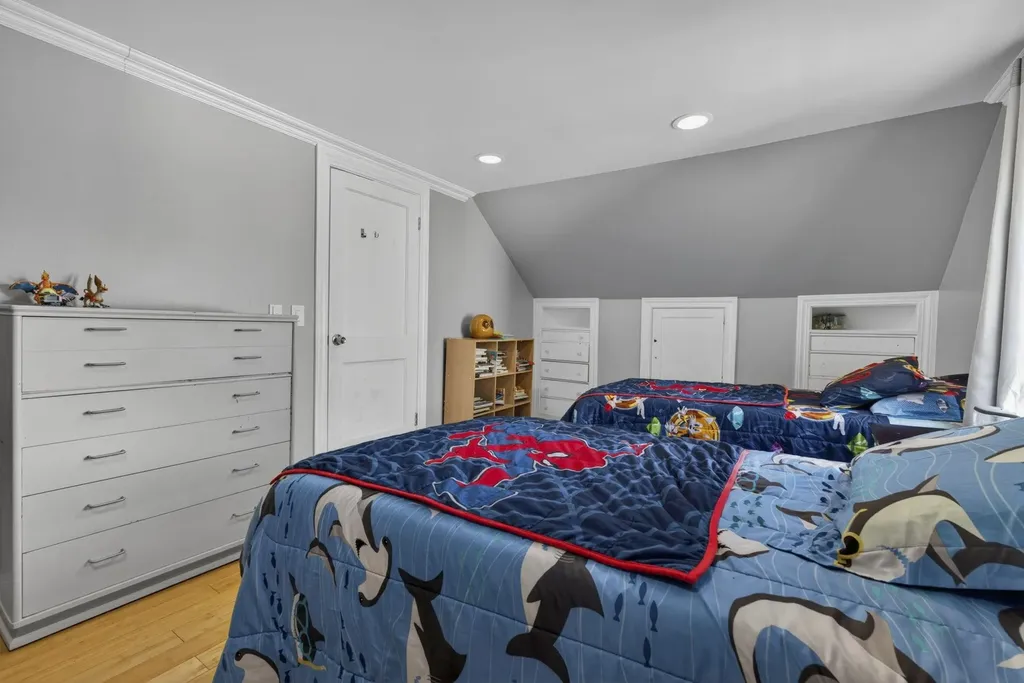 24 Blanchard Street Nashua NH 03060