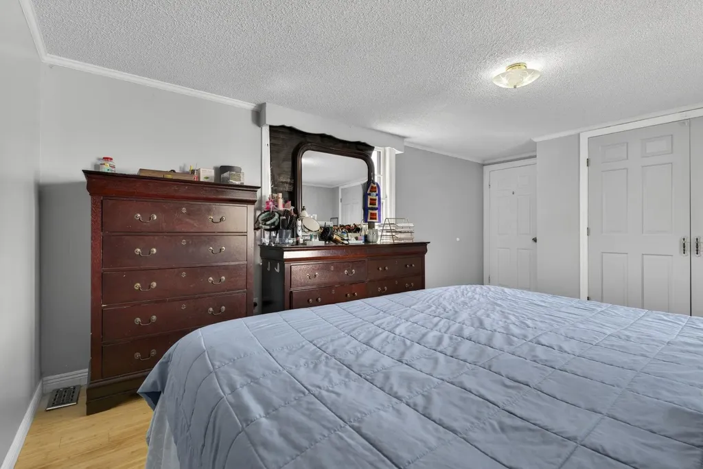 24 Blanchard Street Nashua NH 03060