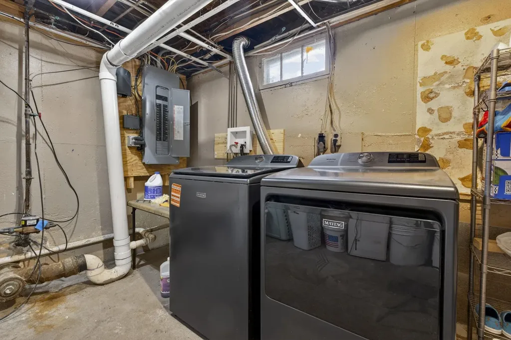 24 Blanchard Street Nashua NH 03060