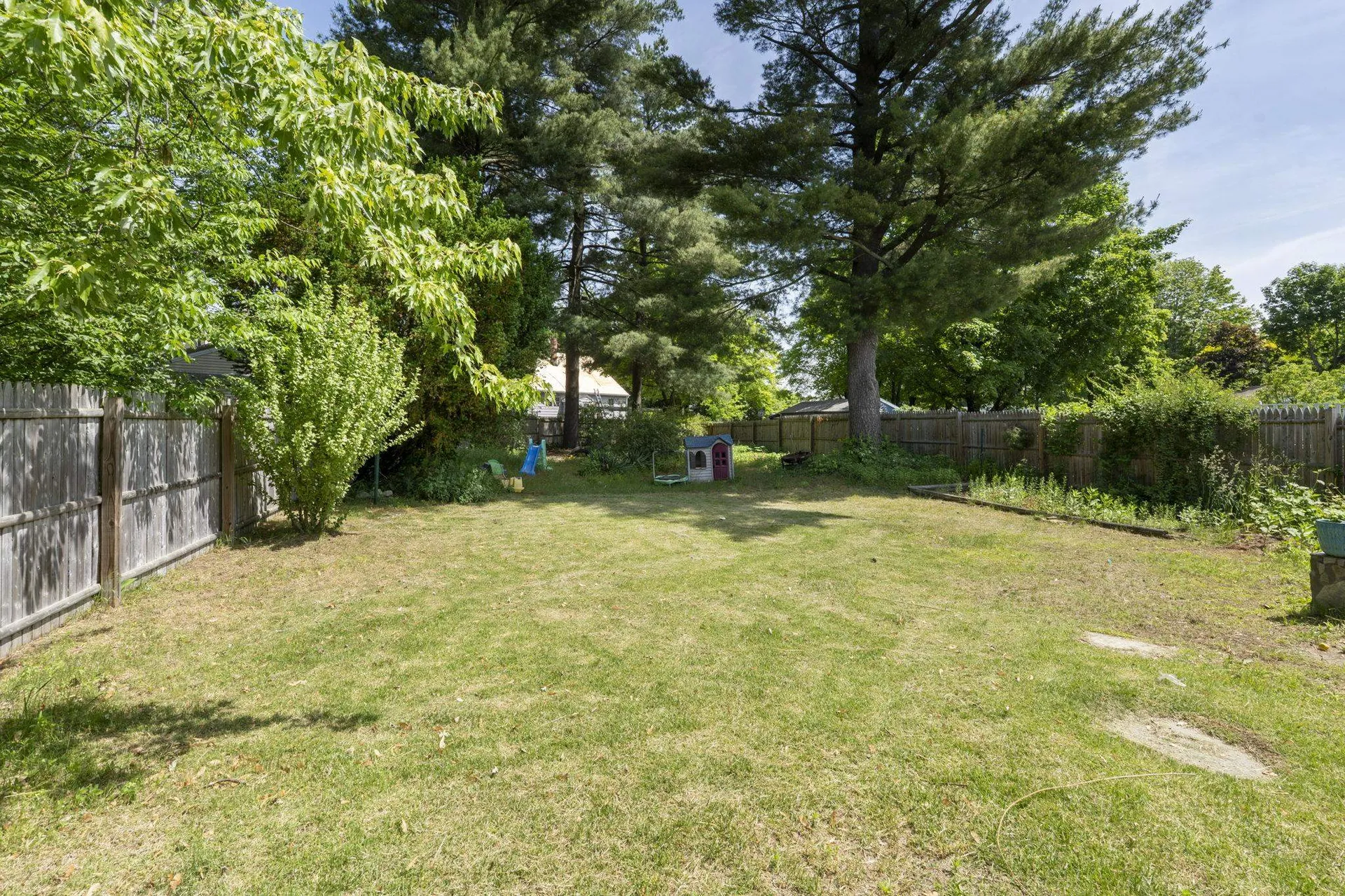 24 Blanchard Street Nashua NH 03060