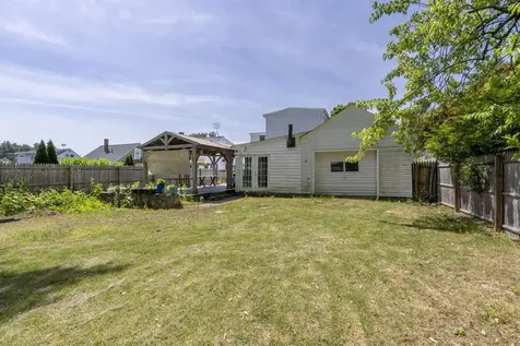 24 Blanchard Street Nashua NH 03060
