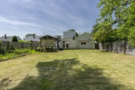 24 Blanchard Street Nashua NH 03060
