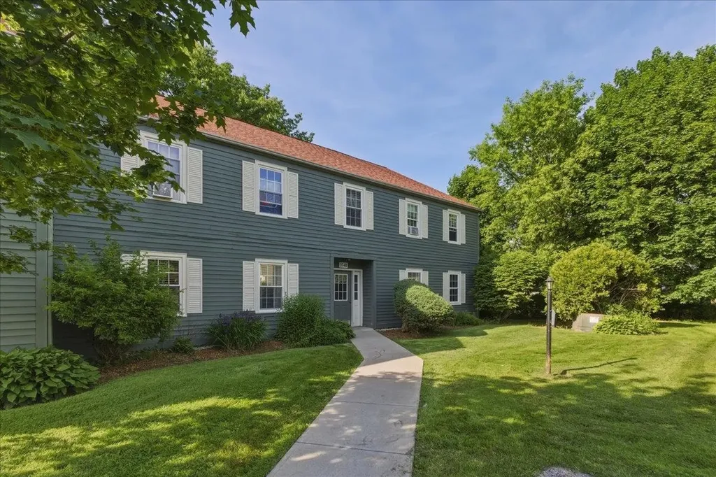 37 Twin Oaks Terrace South Burlington VT 05403