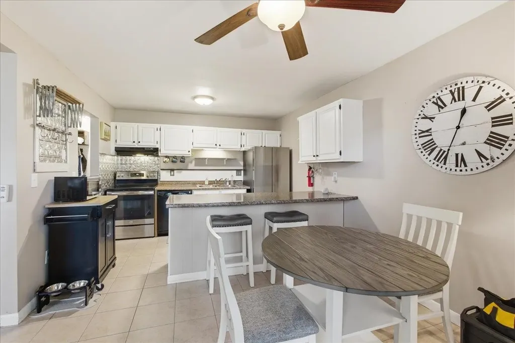 37 Twin Oaks Terrace South Burlington VT 05403