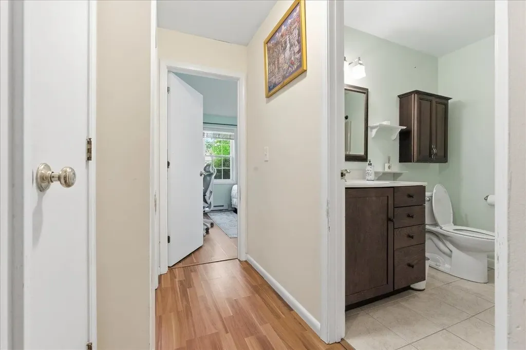 37 Twin Oaks Terrace South Burlington VT 05403