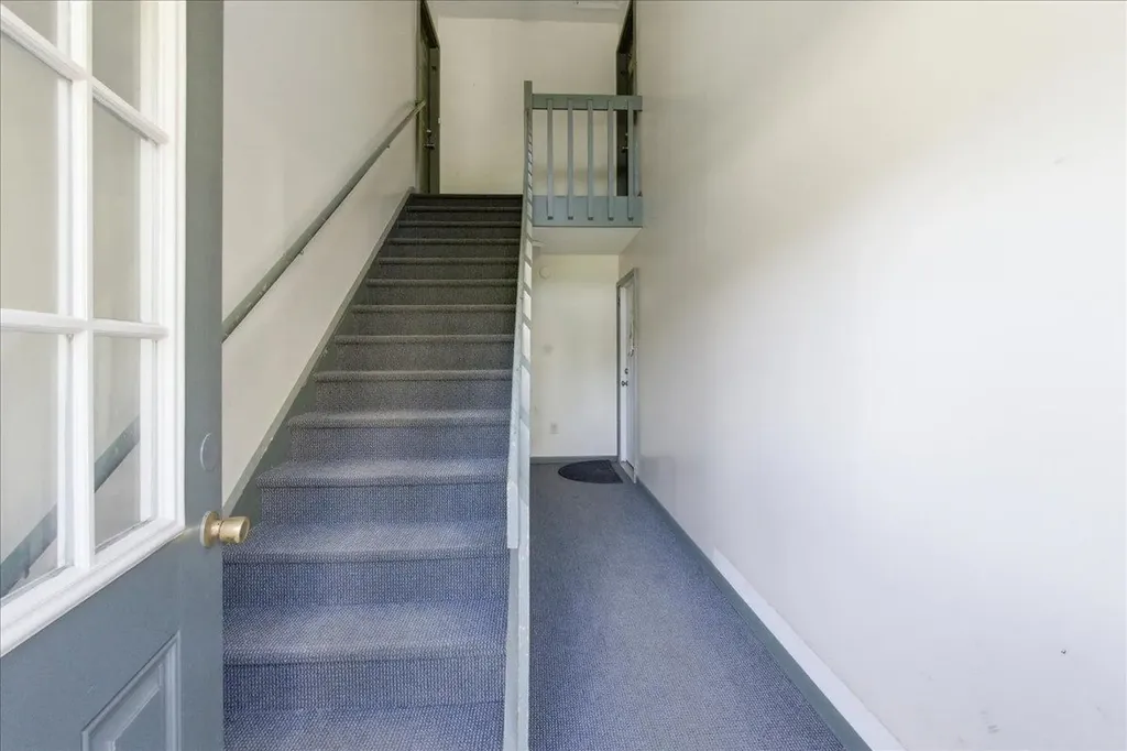 37 Twin Oaks Terrace South Burlington VT 05403