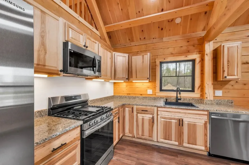13 Stonehenge Circle Northfield NH 03276