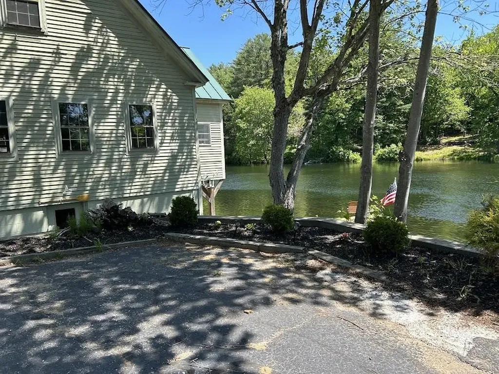 30 Riverside Drive Ashland NH 03217