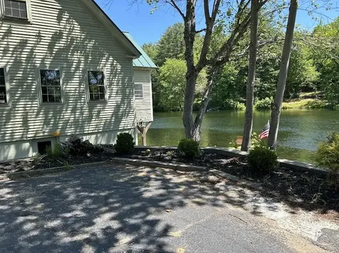 30 Riverside Drive Ashland NH 03217