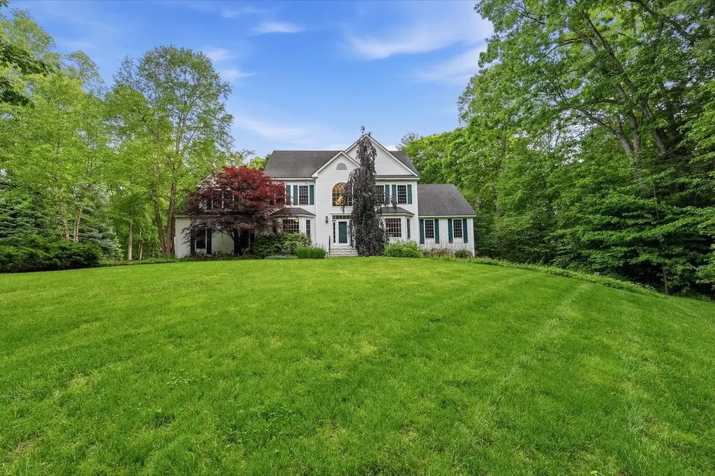 10 Cristy Road Windham NH 03087