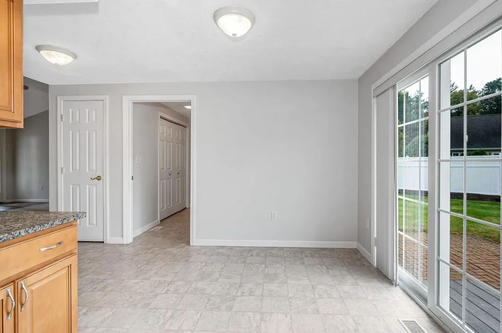 39 Westchester Court Hudson NH 03051