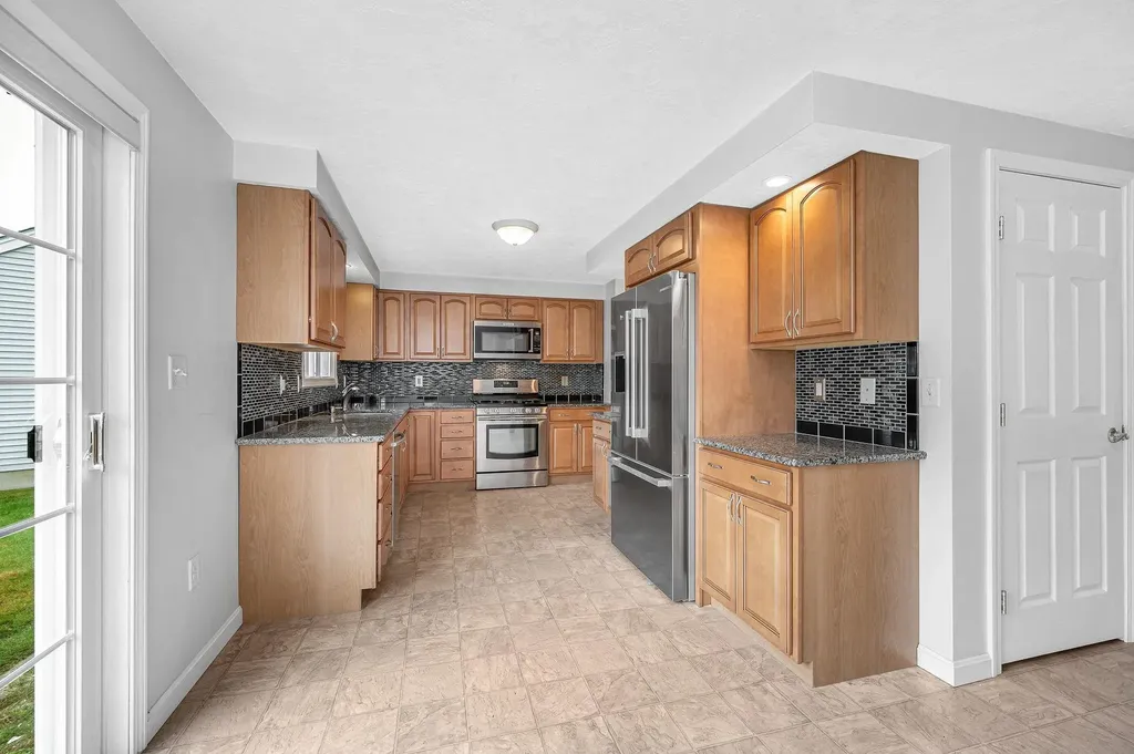 39 Westchester Court Hudson NH 03051