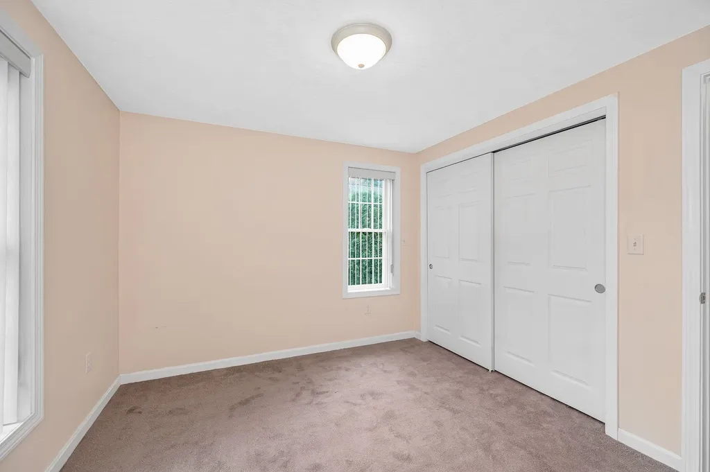 39 Westchester Court Hudson NH 03051