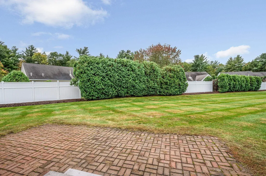 39 Westchester Court Hudson NH 03051