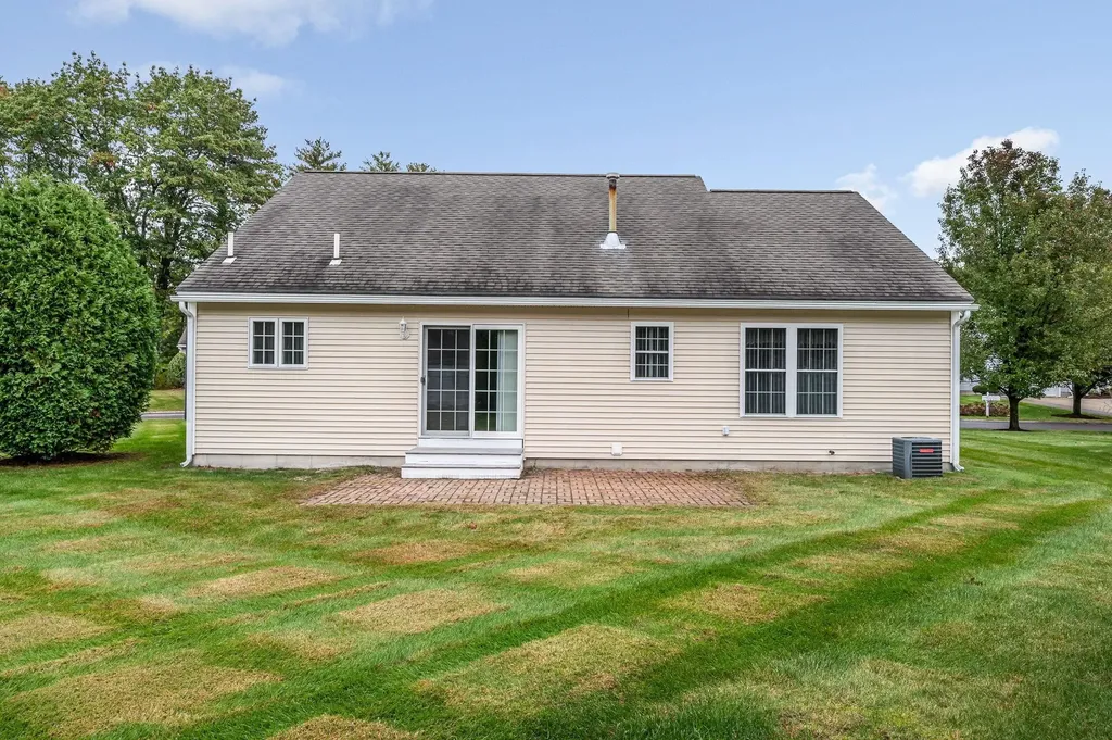 39 Westchester Court Hudson NH 03051
