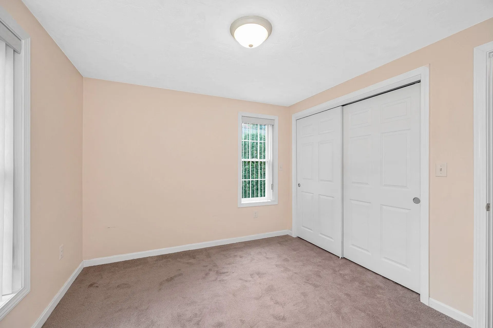 39 Westchester Court Hudson NH 03051