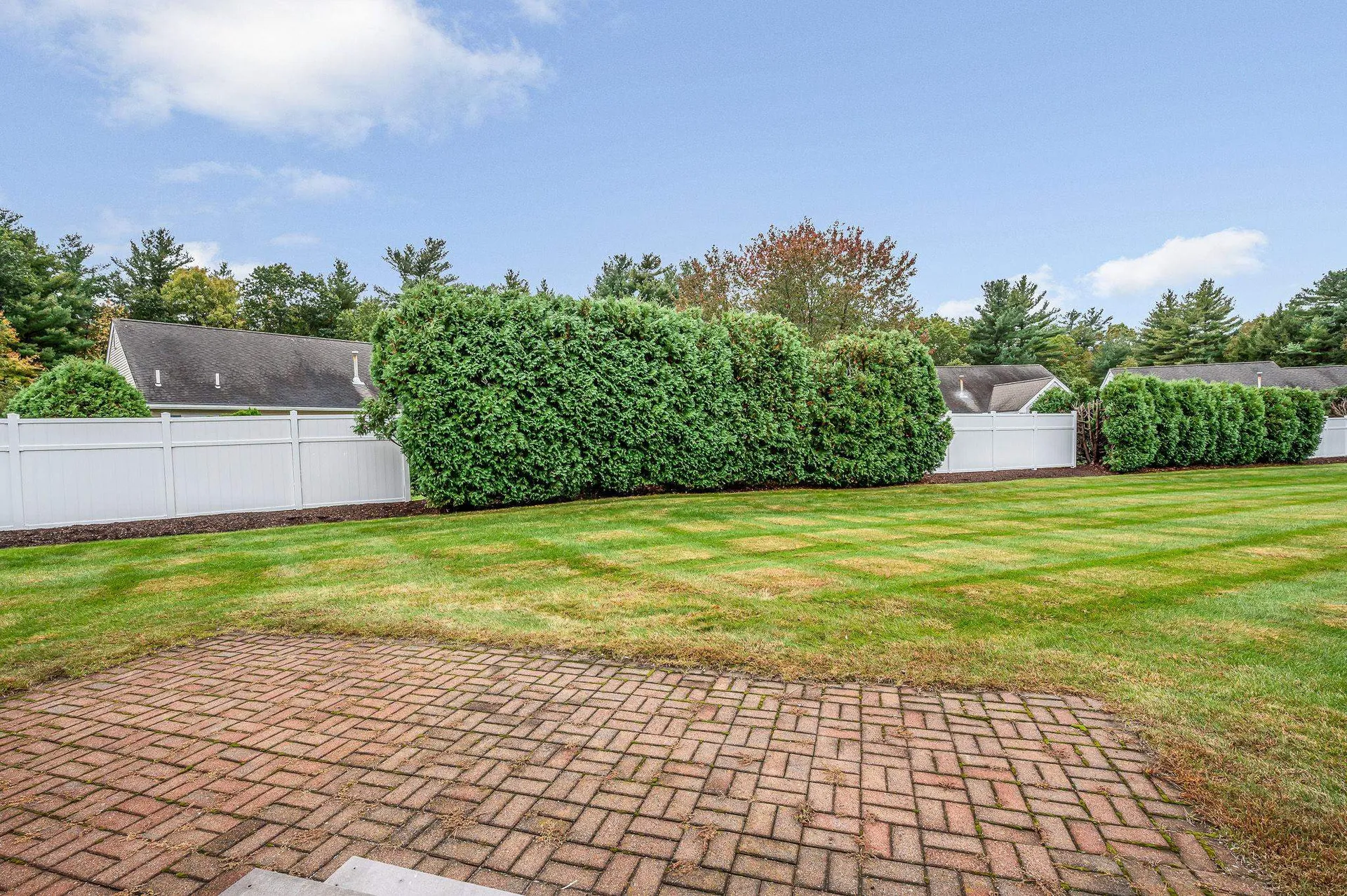 39 Westchester Court Hudson NH 03051