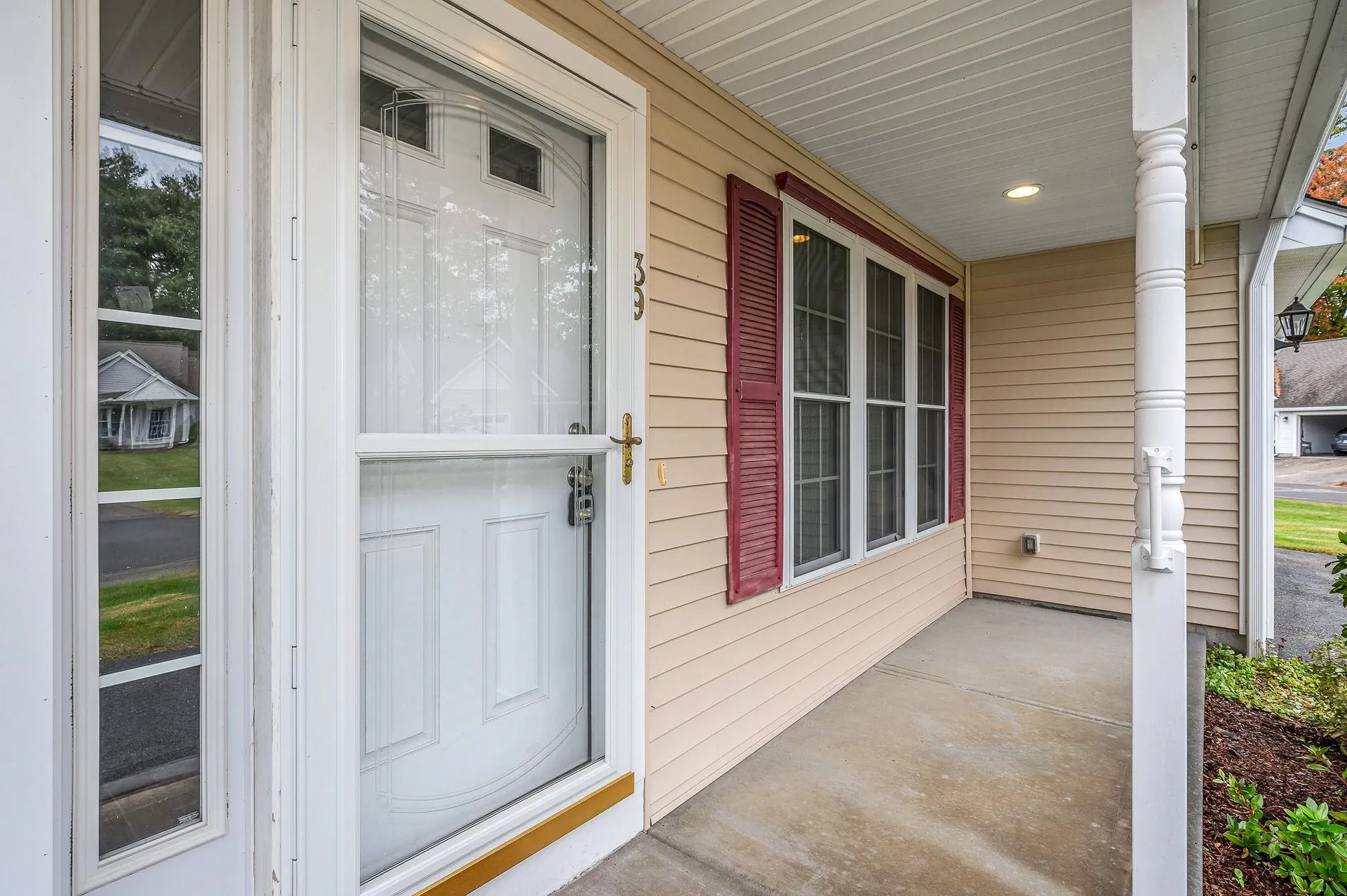39 Westchester Court Hudson NH 03051