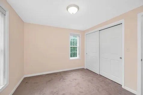 39 Westchester Court Hudson NH 03051