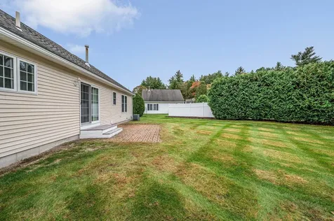 39 Westchester Court Hudson NH 03051
