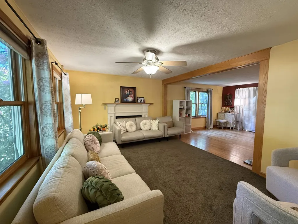 59 Middle Dunstable Road Nashua NH 03062