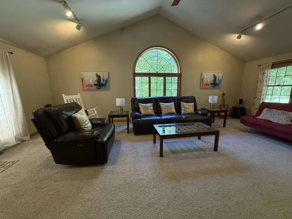 59 Middle Dunstable Road Nashua NH 03062