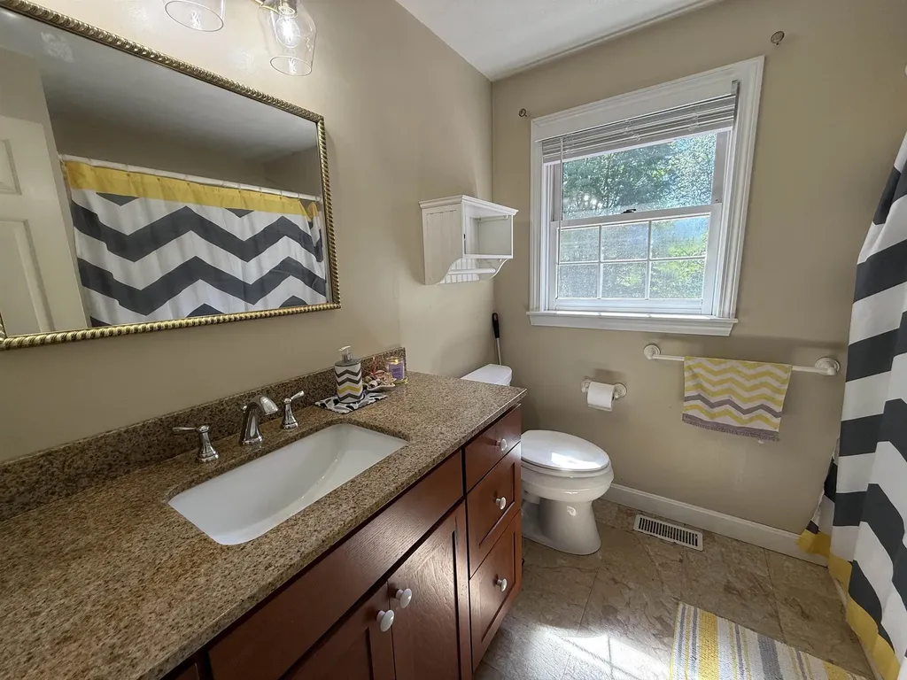 59 Middle Dunstable Road Nashua NH 03062