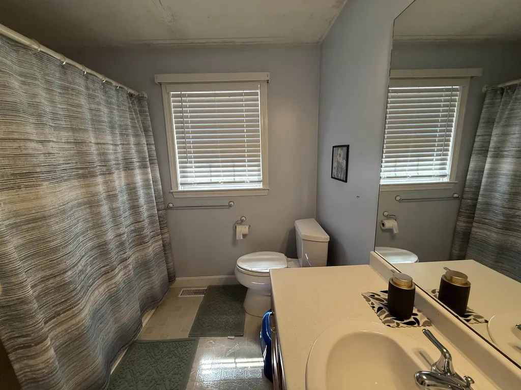 59 Middle Dunstable Road Nashua NH 03062