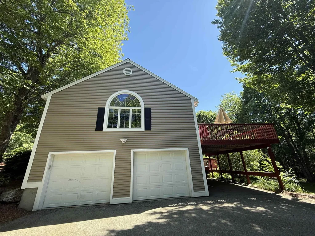 59 Middle Dunstable Road Nashua NH 03062