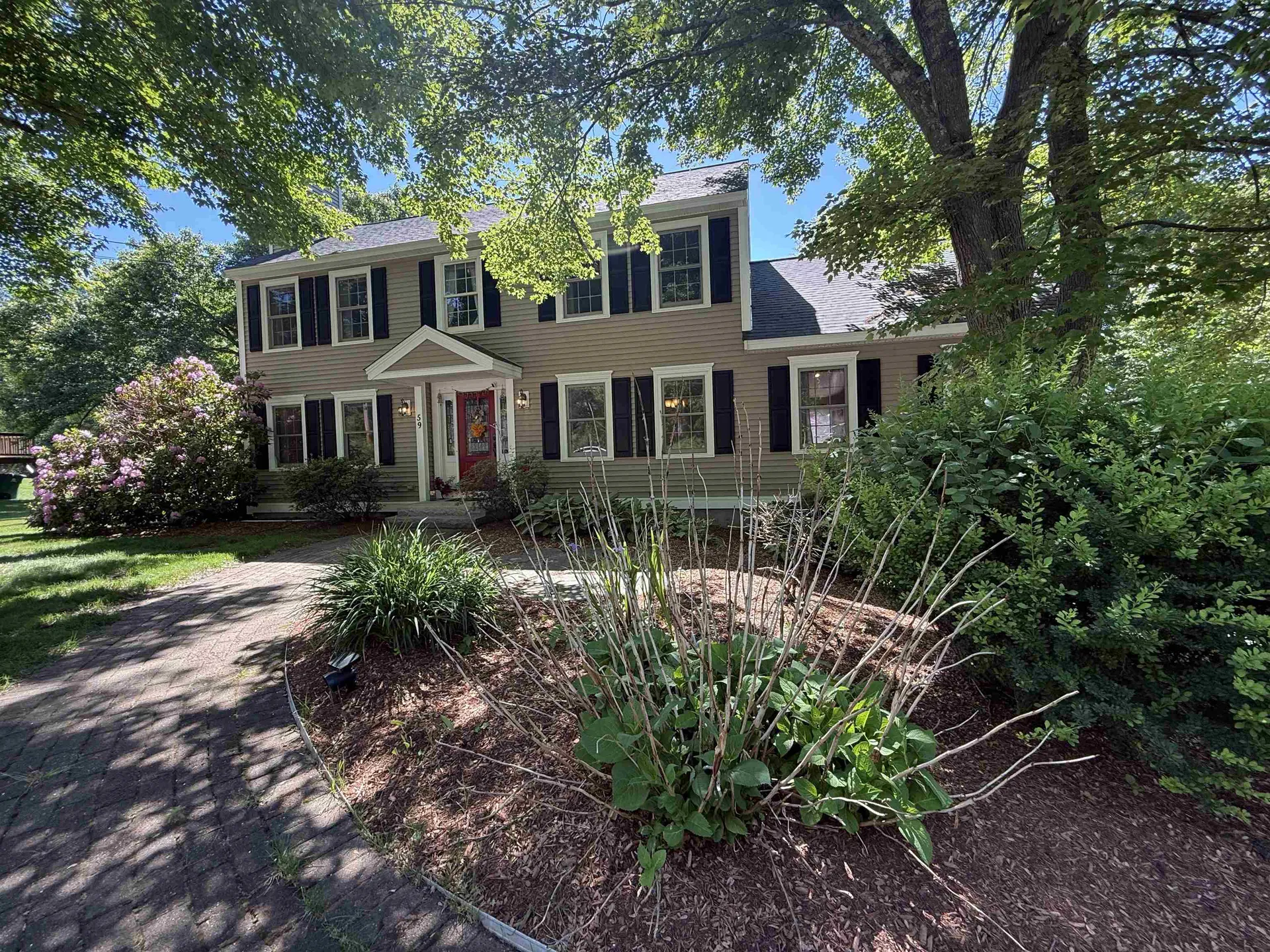 59 Middle Dunstable Road Nashua NH 03062