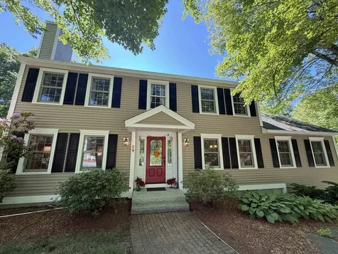 59 Middle Dunstable Road Nashua NH 03062